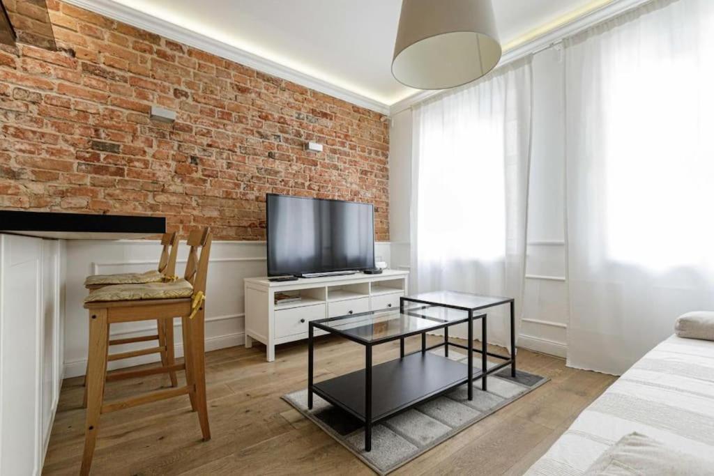 Central Wroclaw Apartment - City Center - Bright And Cozy - U11 מראה חיצוני תמונה
